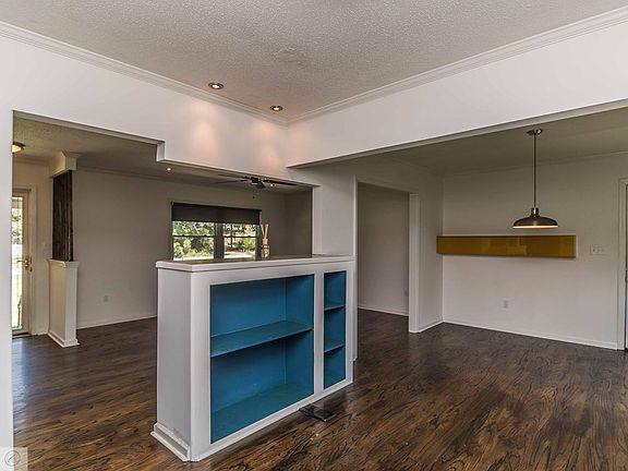 5th image of 1512 Darby Pl
