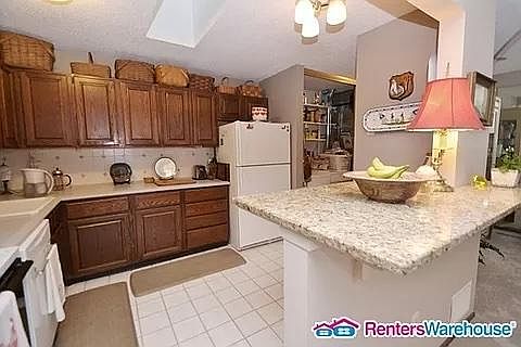 3rd image of 994 Xene Ln N