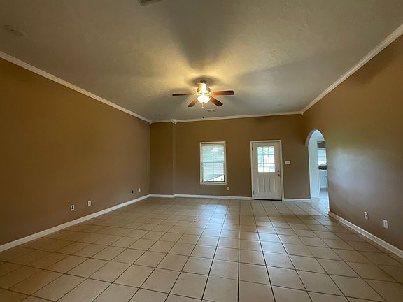 3rd image of 110 Delia Dr