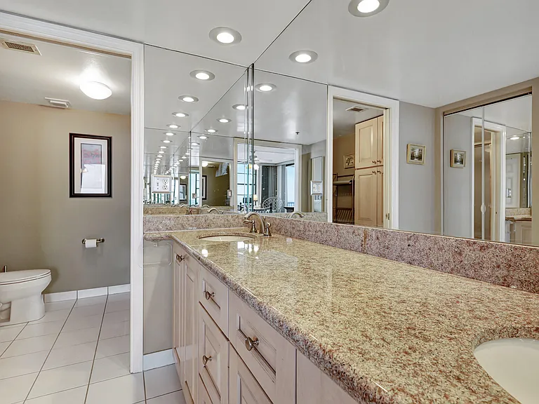 840 Ocean Dr #806 — Photo 30