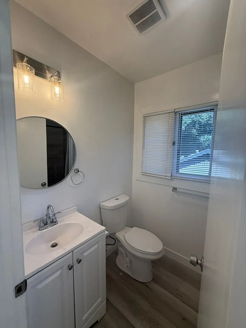 Catalina Bungalows — Photo 4