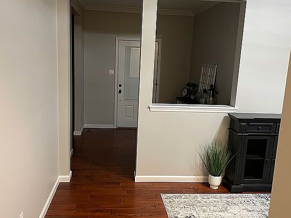 5th image of 710 Country Field Dr