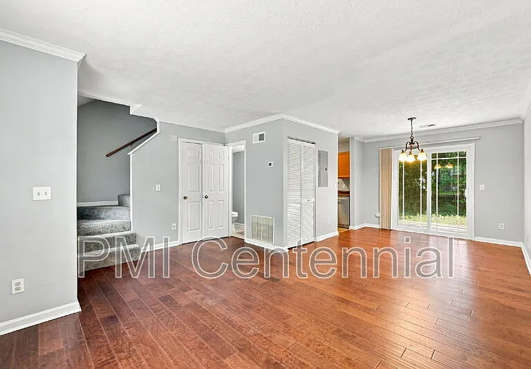 281 Flagstone Way — Photo 7