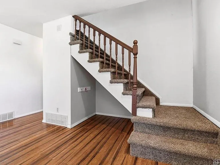 7461 Webster St — Photo 12
