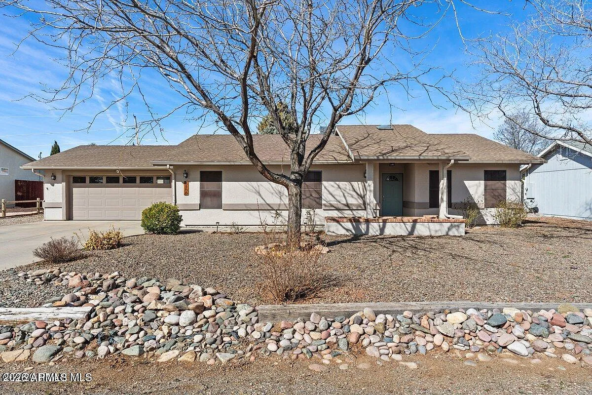 3 bed, 2.0 bath, 1407 sqft, $1,500 — Photo 1