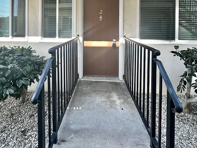 1159 E Meta St #2 — Photo 1
