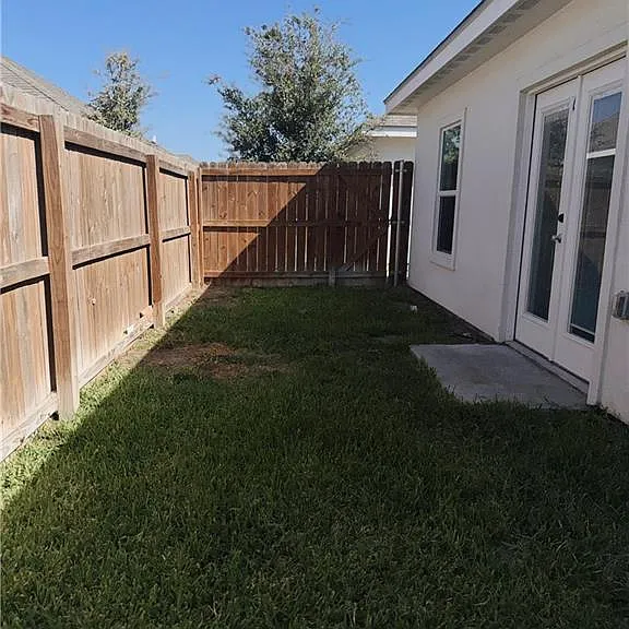 1405 S Yankton St #4 — Photo 14