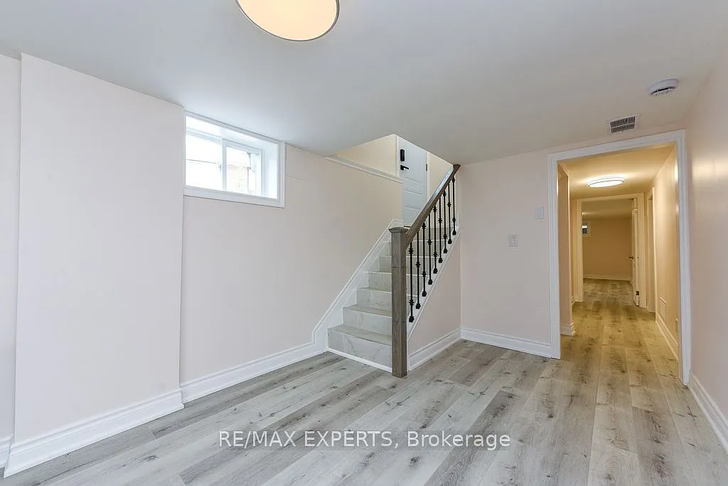 3 bed, $2,000 — Photo 2