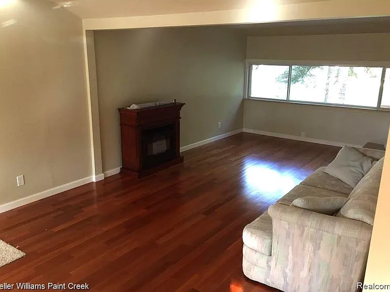 1886 Ruby Ave — Photo 9