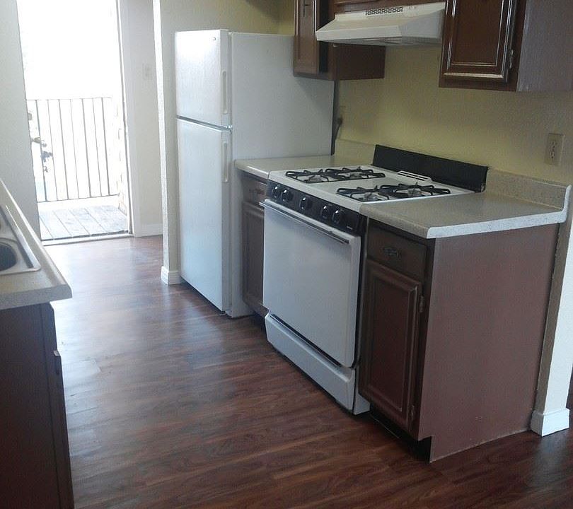 1st image of 825 S Telshor Blvd APT 54