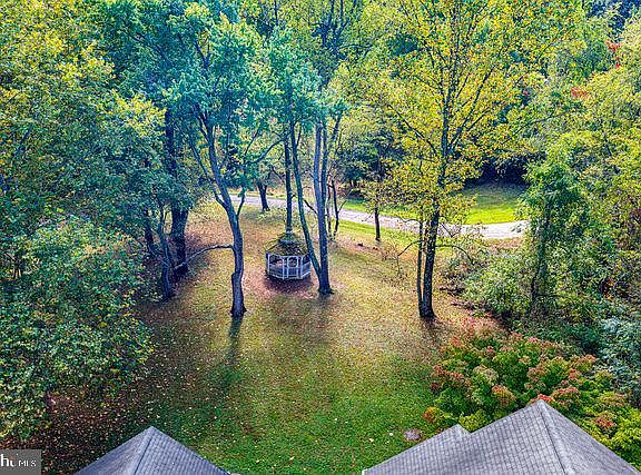 3rd image of 16 Grace Ridge Ct