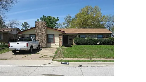3809 Yellowstone St Photo 1