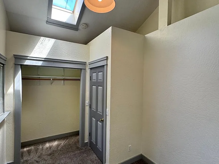 1574 Jefferson St — Photo 11