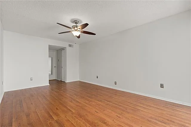 832 S Clearview Pkwy #523 — Photo 9