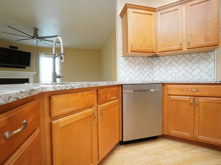 1917 W Marten Creek Dr — Photo 17