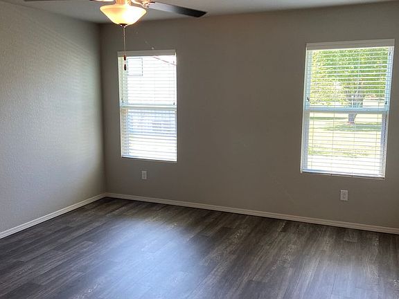 4th image of 1745 Raden St