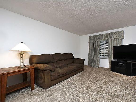 2nd image of 1052 Barnsley Dr
