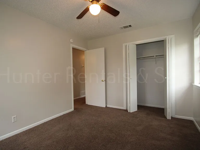 1905 Sherman Dr — Photo 19