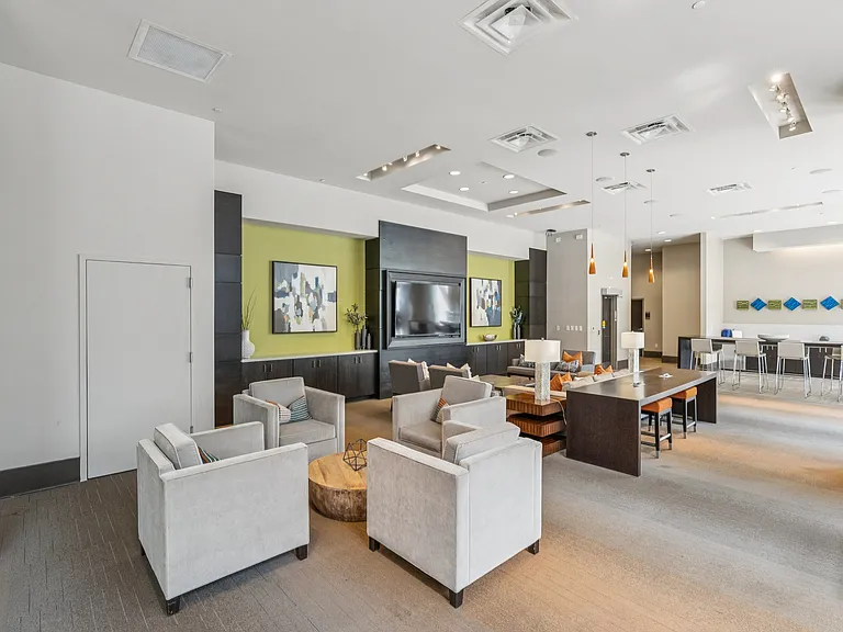 SkyHouse Buckhead — Photo 14