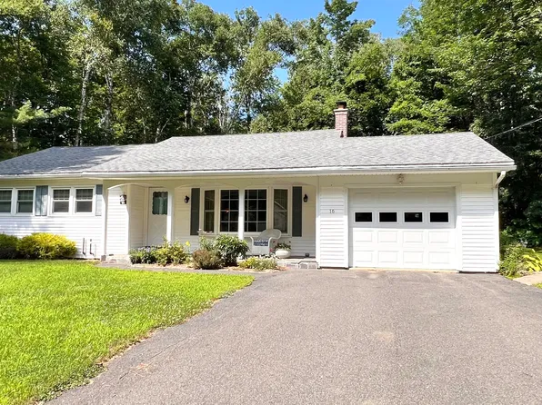 16 Acadia Street, Dexter, ME 04930