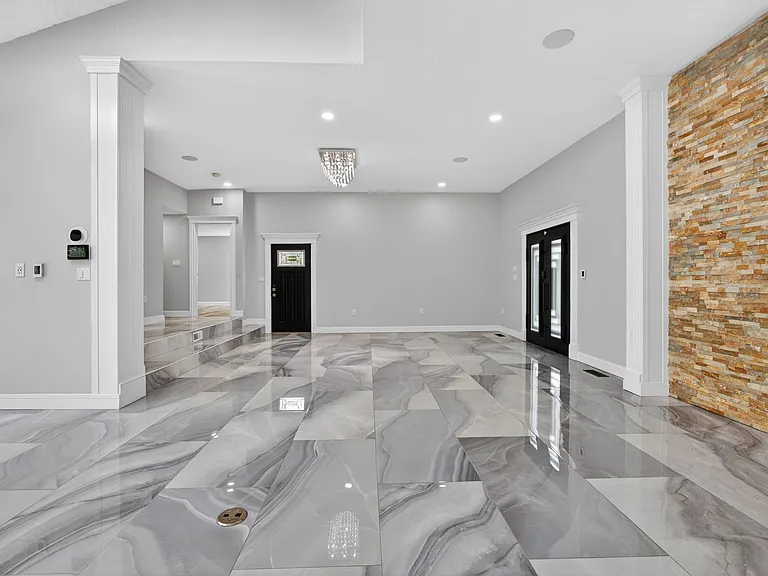 23 Cove Rd — Photo 2