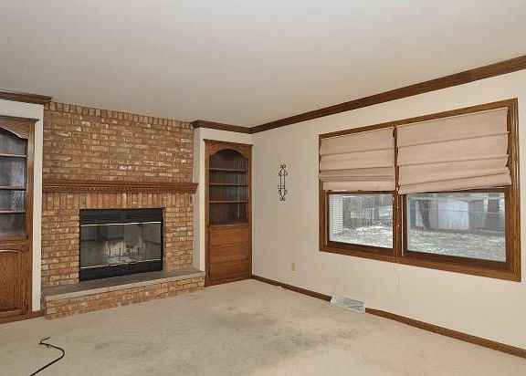 3rd image of 10025 W Edgerton Ave