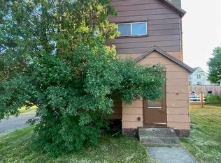 406 Greenwood St, Ishpeming, MI 49849