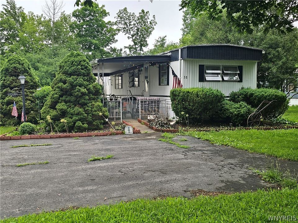 1st image of 38 Lakewood Vlg
