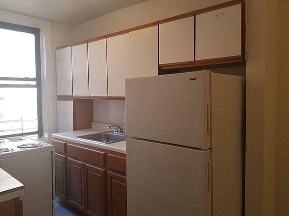 2nd image of 150 E 18th St APT 4B