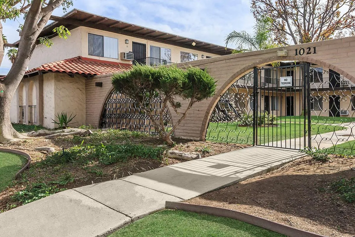 Building Photo - Oak Valley Apartments
