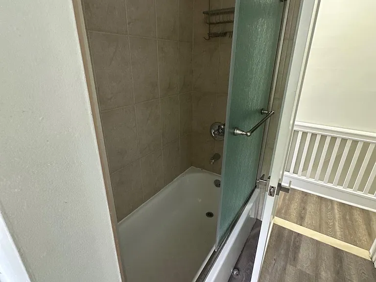 482 Martin St — Photo 27