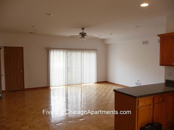 4th image of 387 Alles St Unit 6