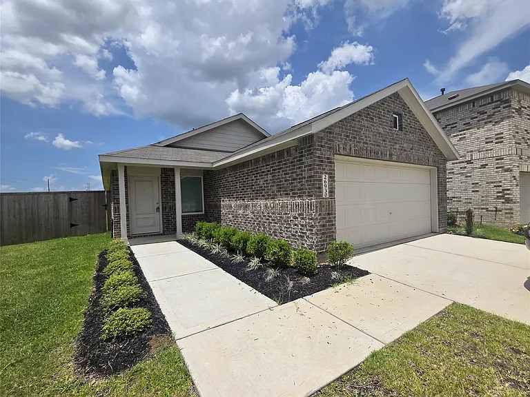 26930 Cascade Sunrise St — Photo 1