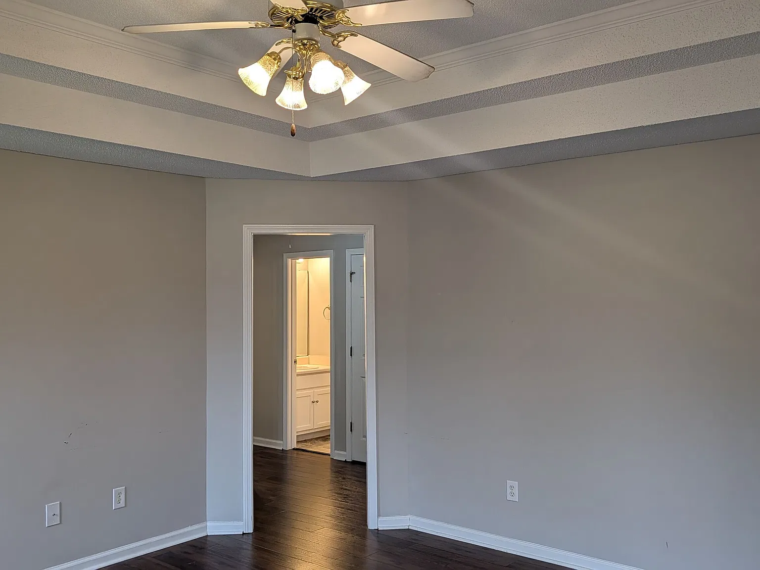 3 bed, 2.0 bath, 1145 sqft, $1,700 — Photo 4