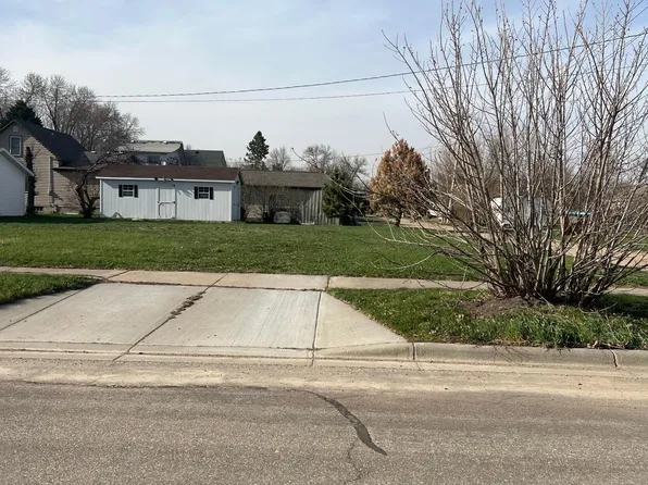 310 E 4th St, Madison, MN 56256