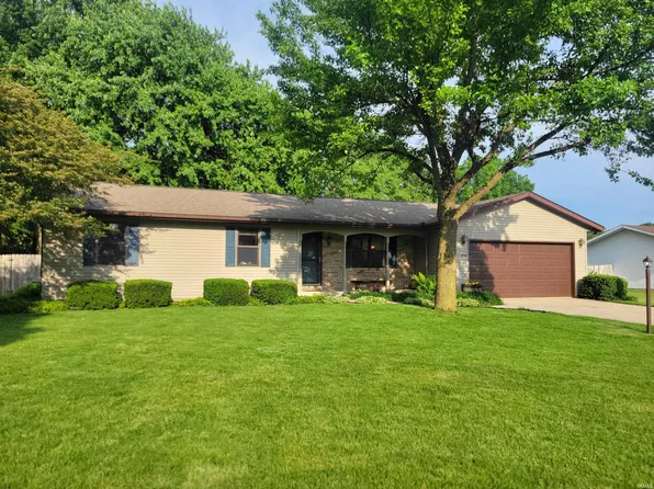 51540 Chatsworth Ln, Granger, IN 46530