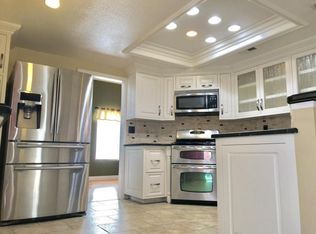 2686 Seacrest Ct, Vista, CA 92081