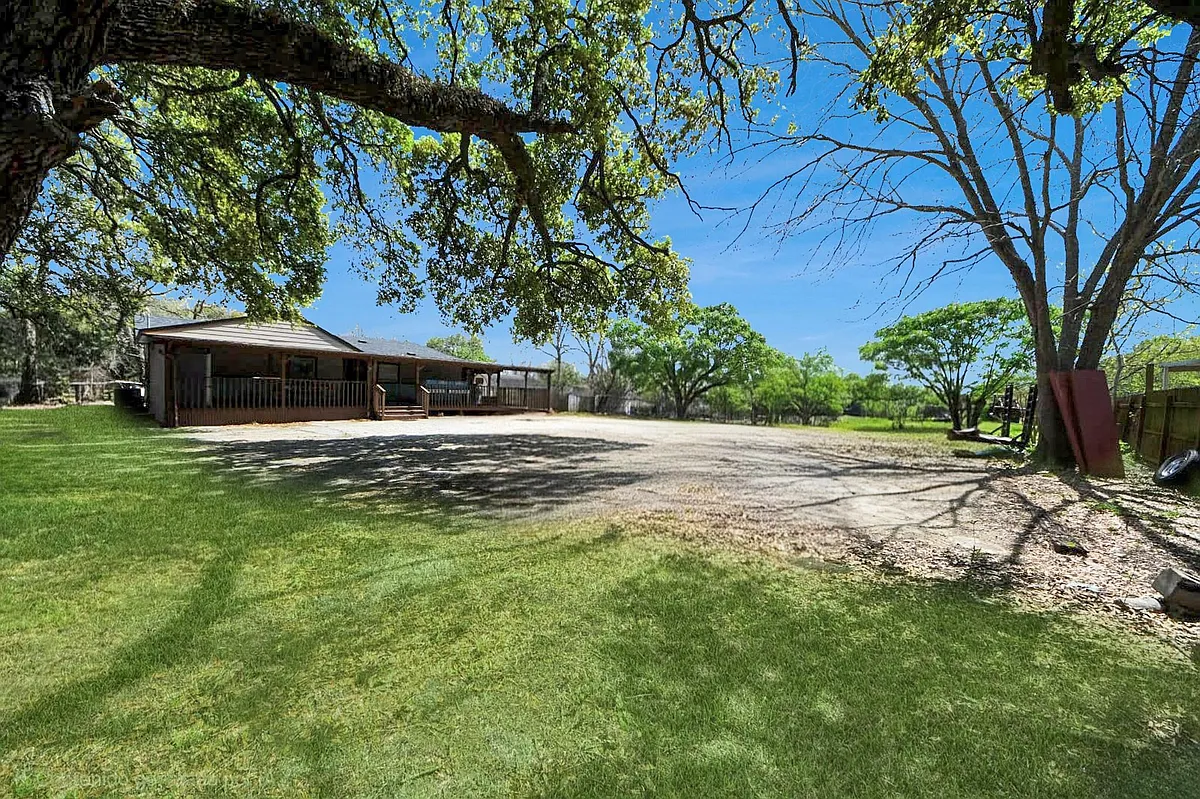 Building Photo - 602 Massey Tompkins Rd