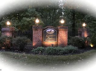 3 Alexander Dr, Flemington, NJ 08822