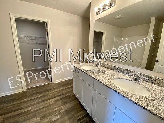 5th image of 2608 W Kings Canyon Dr