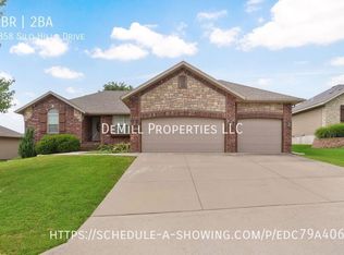 4858 Silo Hills Dr, Springfield, MO 65802