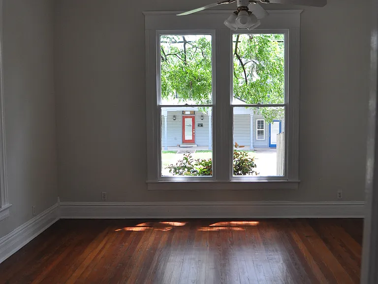 401 N Monroe St — Photo 3