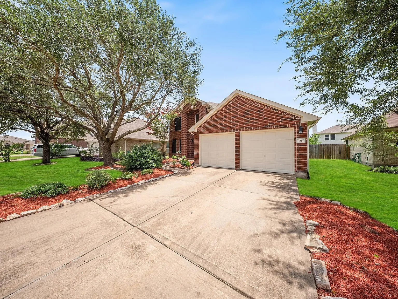 4 bed, 2.5 bath, 2177 sqft, $2,650 — Photo 2