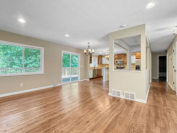 5th image of 3936 Avondale St