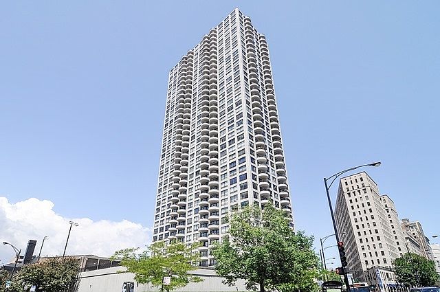 1st image of 2020 N Lincoln Park W APT 32G