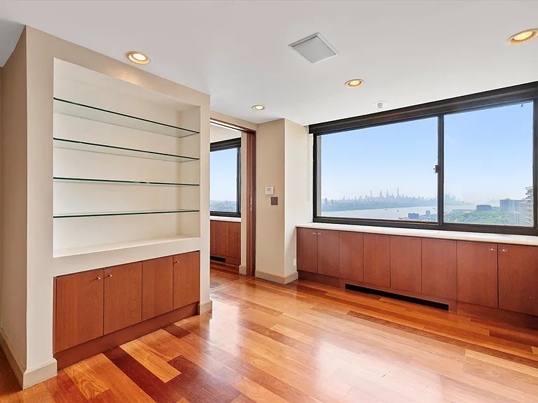 200 Old Palisade Rd #Penthouse 4/5 — Photo 14