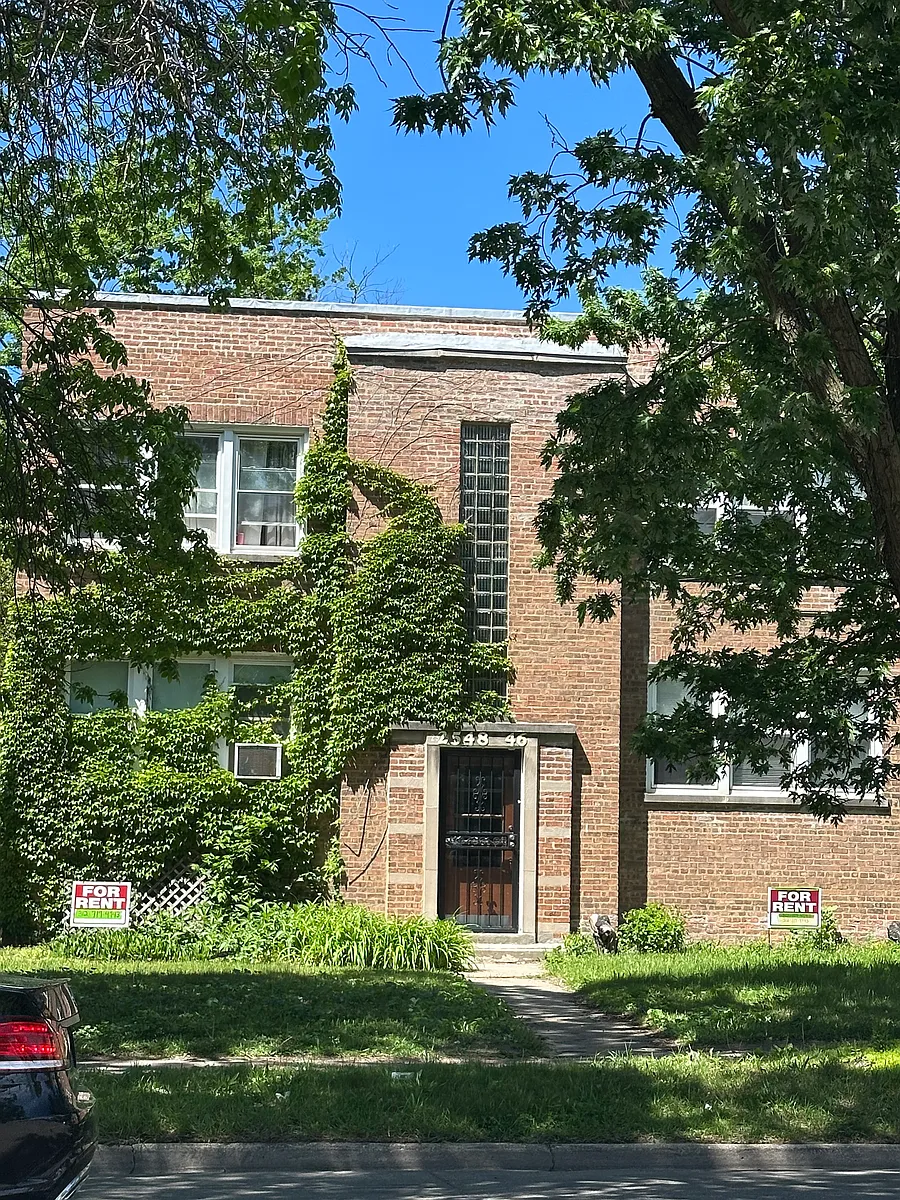 Building Photo - 2546 W Touhy Ave #1
