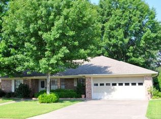 220 Hollie Cir, Sulphur Springs, TX 75482