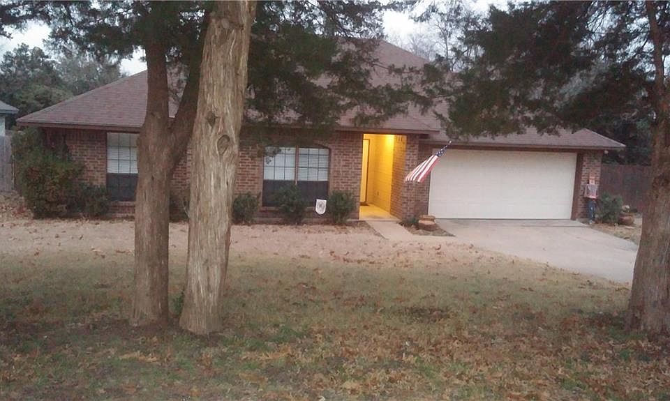 1st image of 405 E Heath St