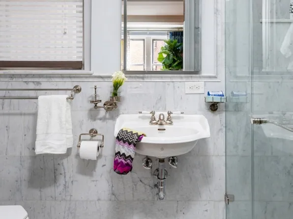 325 East 79th Street image 10 of 16